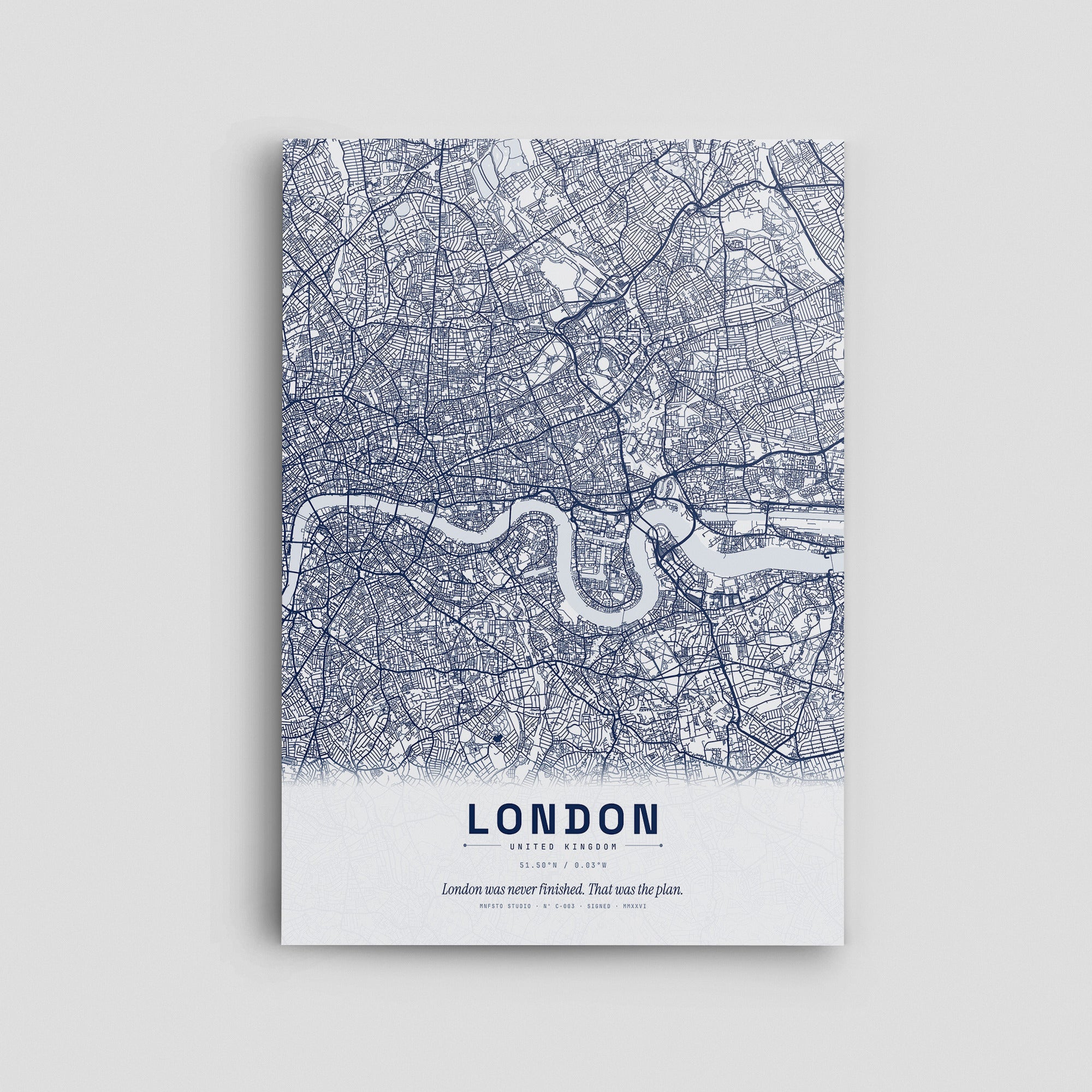 MNFSTO — mockup 7 (cuadrada)