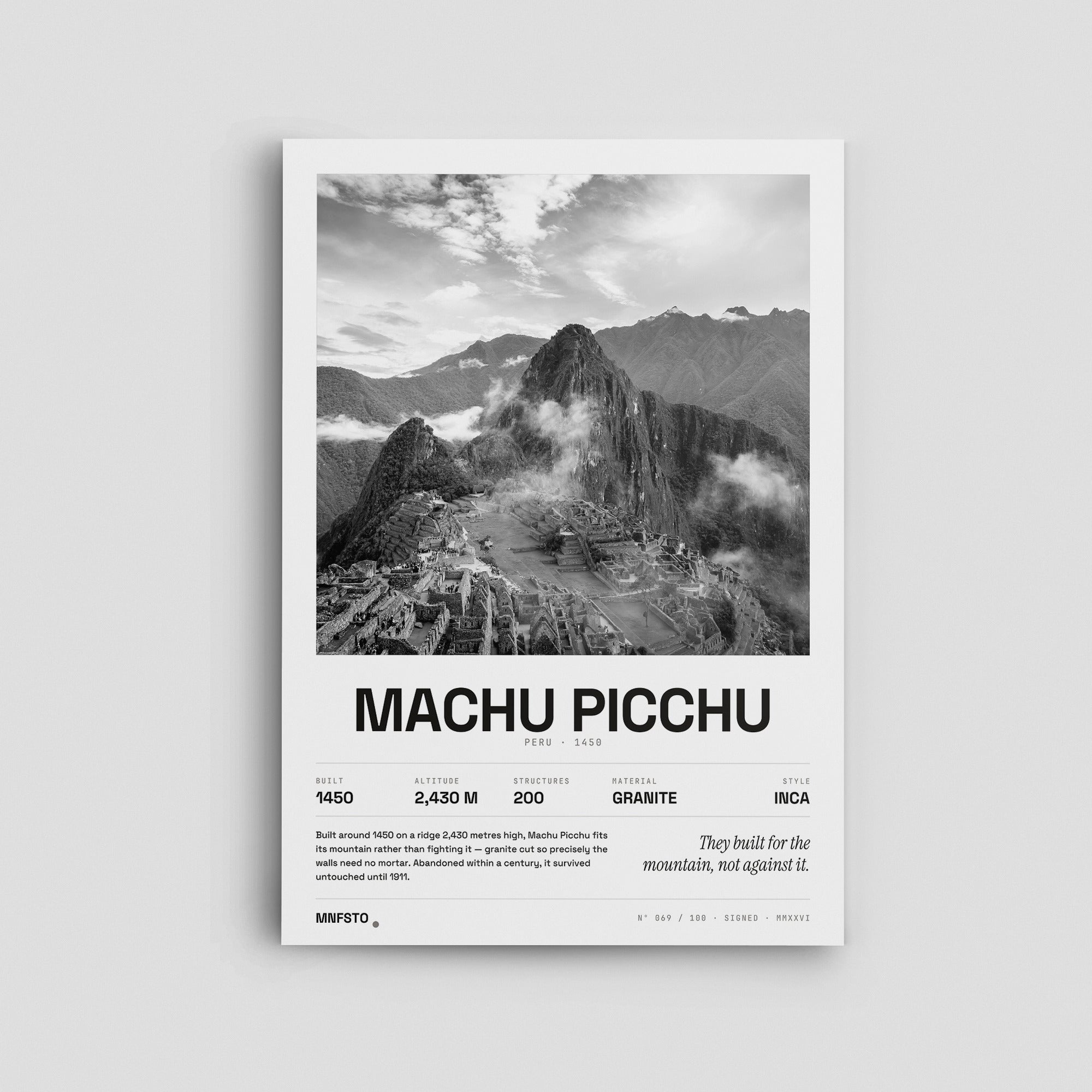 MNFSTO — mockup 7 (cuadrada)