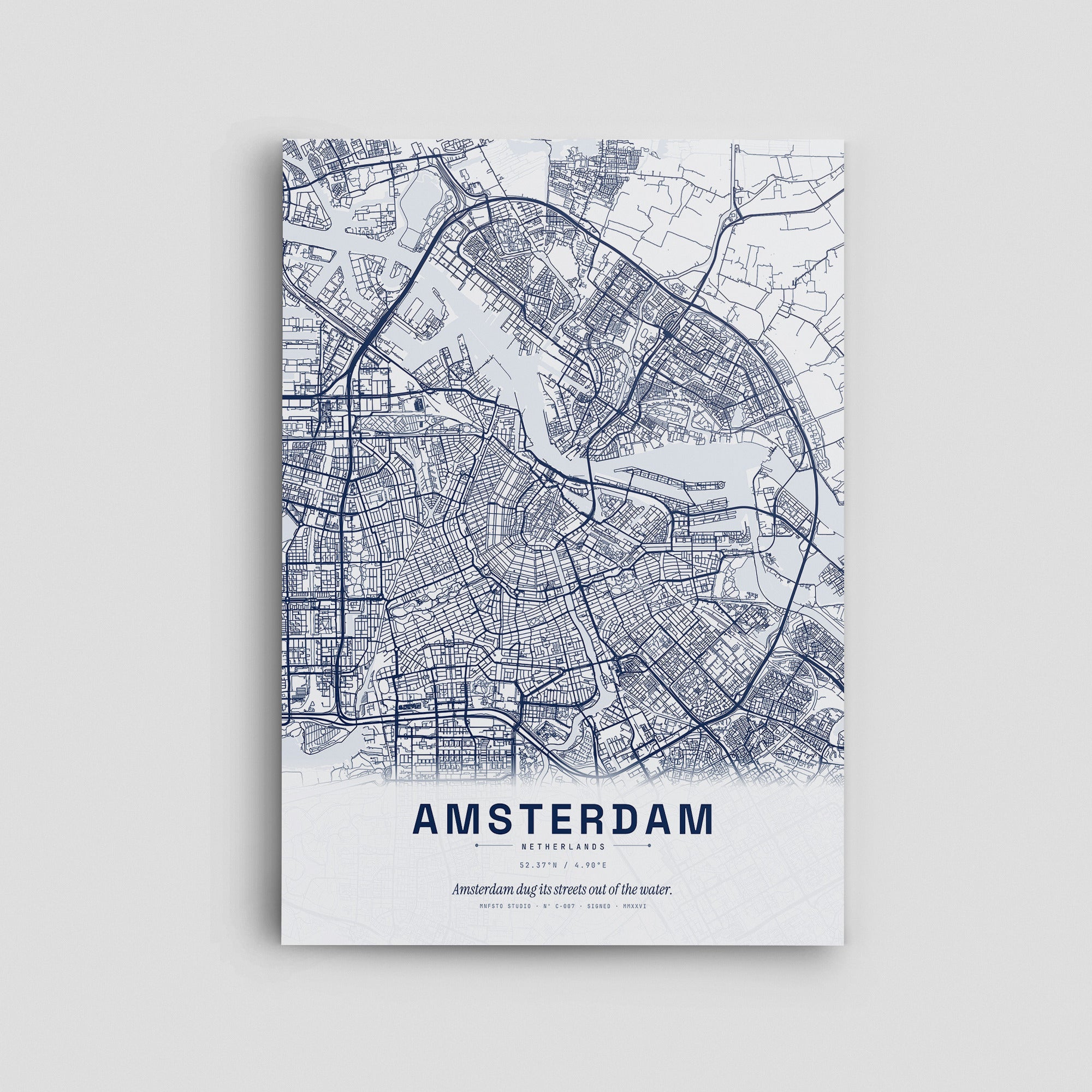 MNFSTO — mockup 7 (cuadrada)
