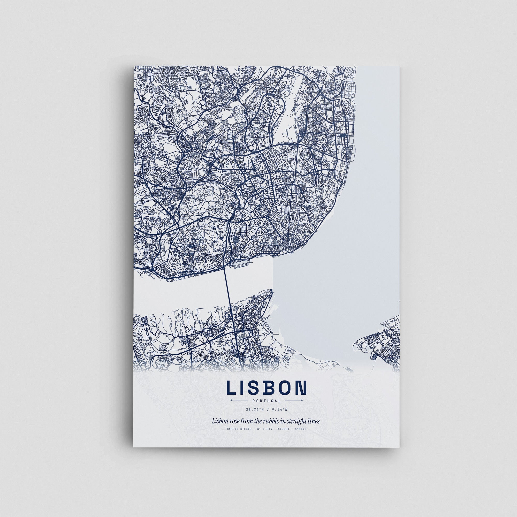 MNFSTO — mockup 7 (cuadrada)