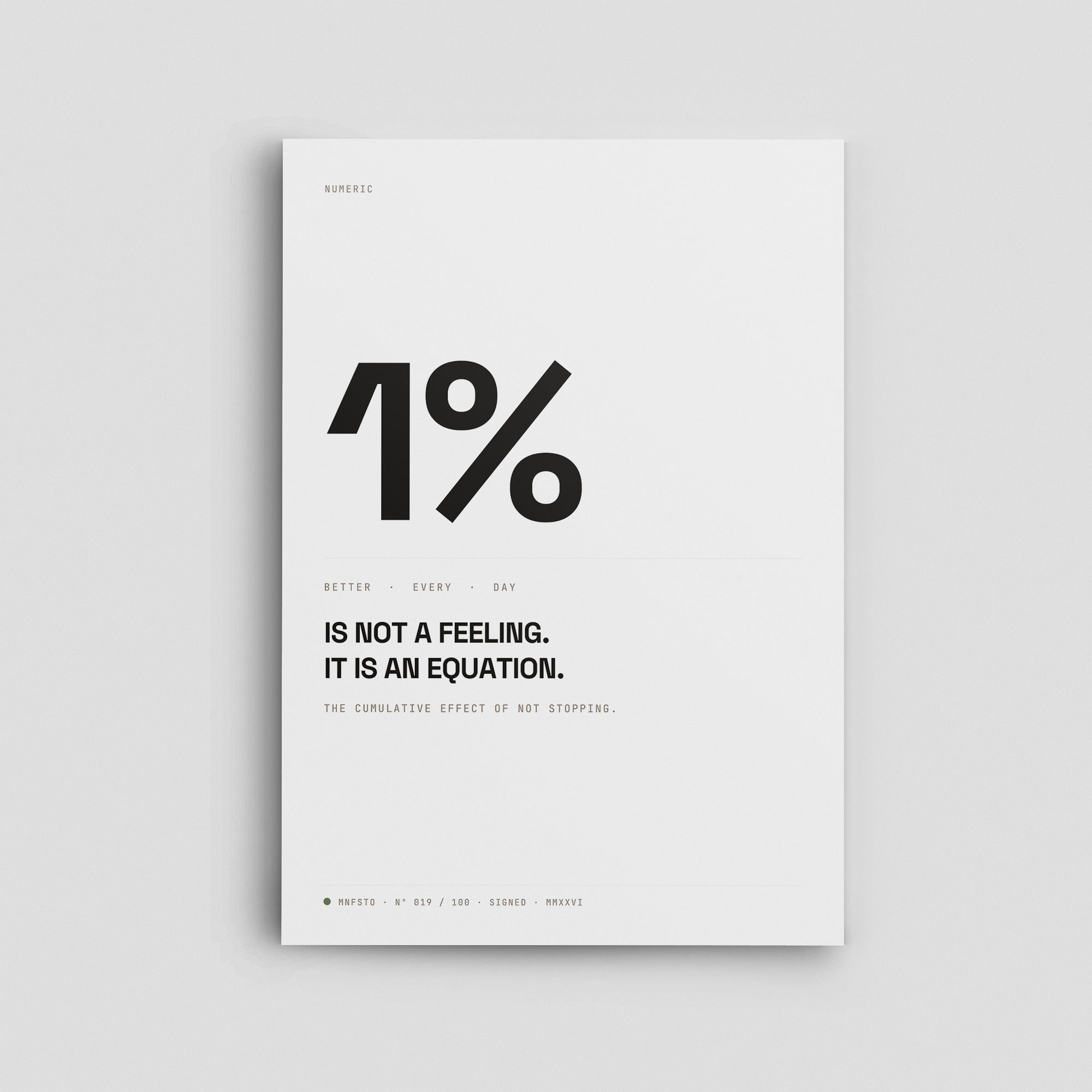 MNFSTO — mockup 7 (cuadrada)