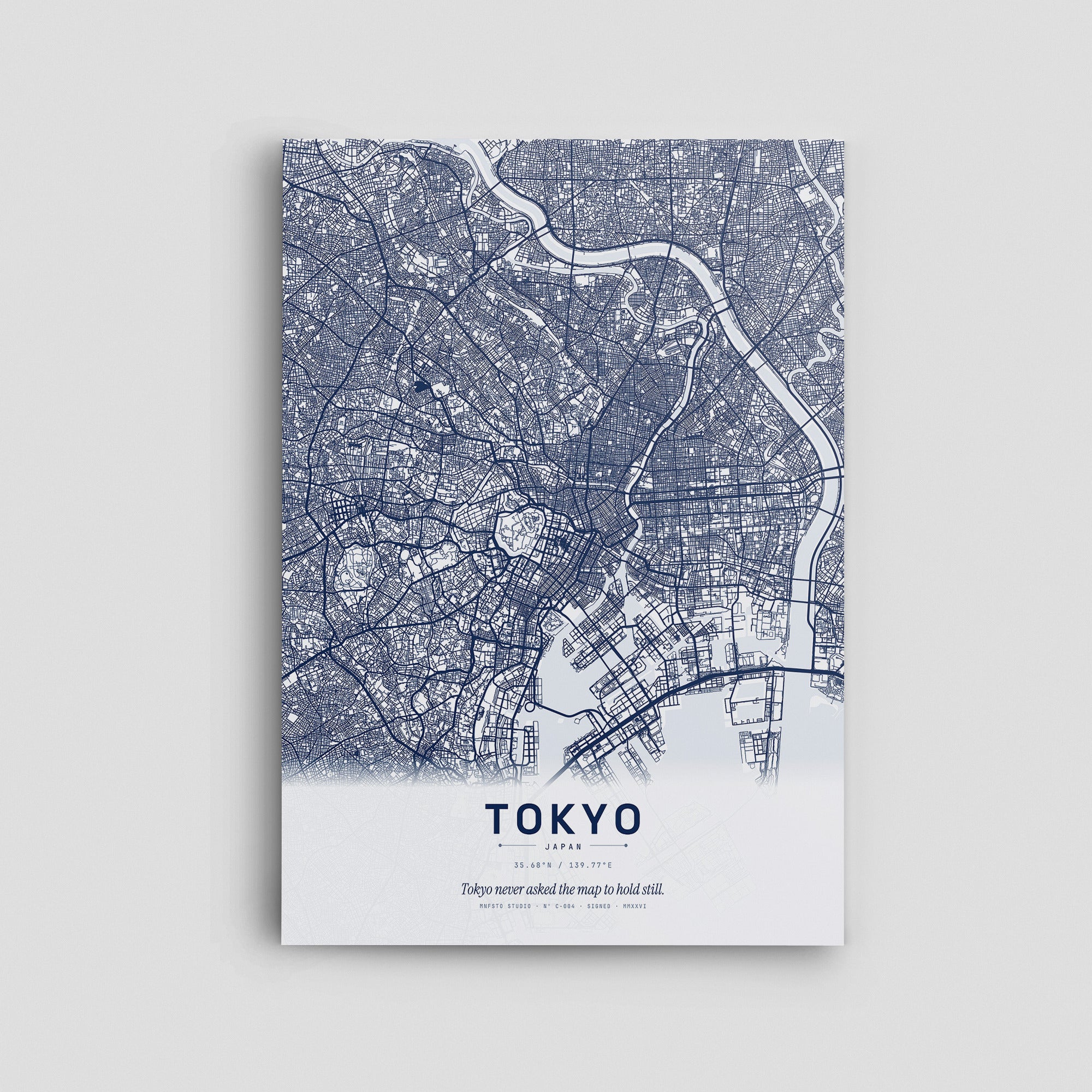 MNFSTO — mockup 7 (cuadrada)