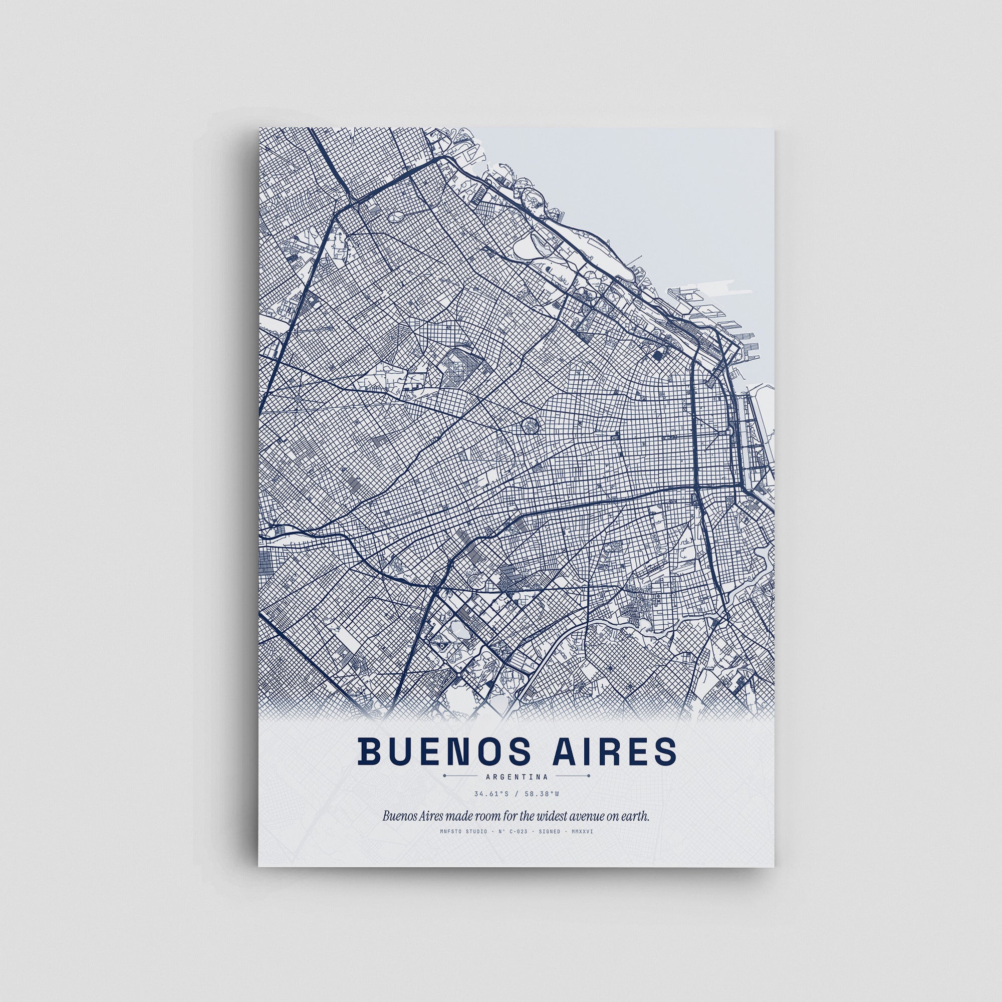 MNFSTO — mockup 7 (cuadrada)