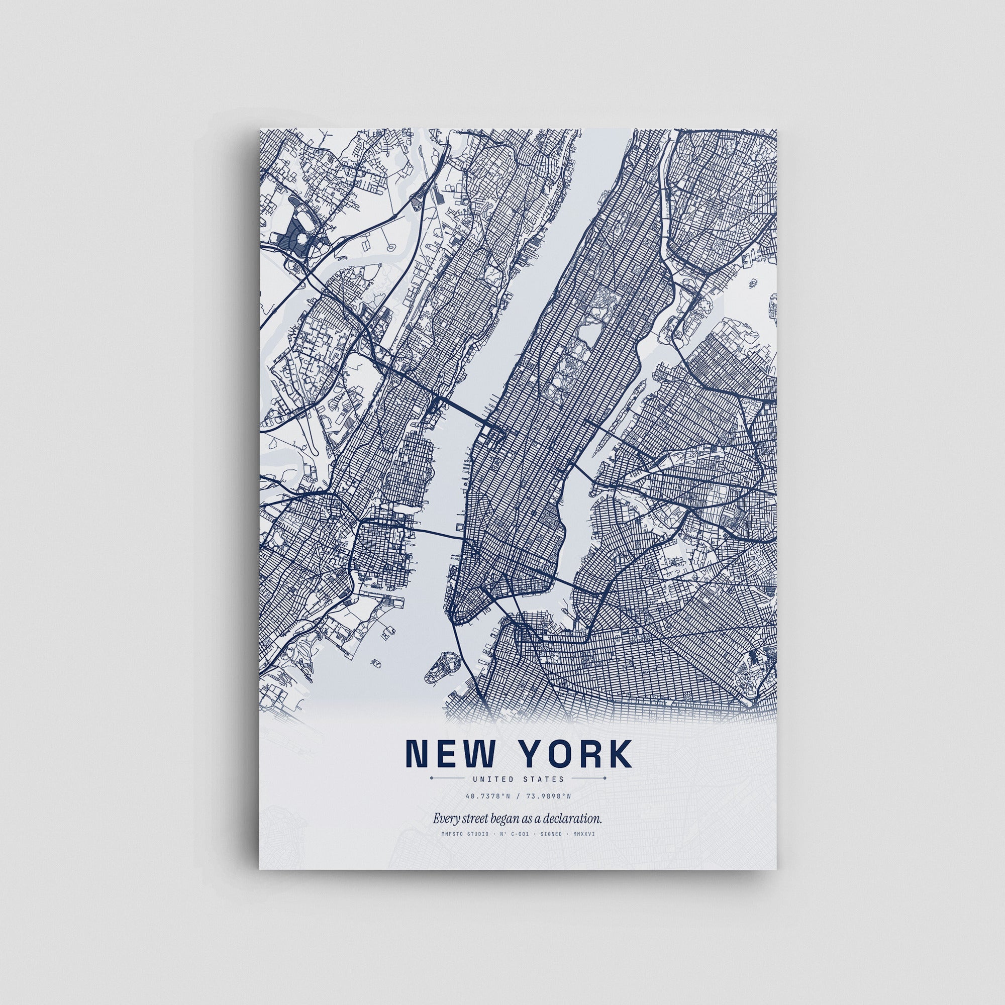 MNFSTO — mockup 7 (cuadrada)